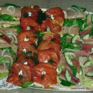 Schnittchenplatten & R&auml;ucherfischplatten F&uuml;r Ihre Festlichkeiten, nach Ihren w&uuml;nschen erstellt, wir beraten Sie gerne